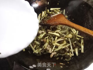 【苏州】酸菜冬笋炒肉丝的做法步骤：9