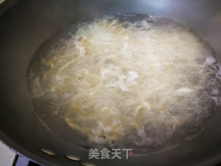 【烟台】家常青菜肉丝炒面的做法步骤：2