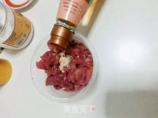 青椒炒肉片的做法步骤：4