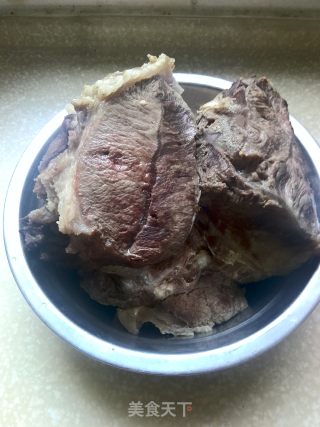 【四川】冷吃牛肉——四川自贡美食的做法步骤：1