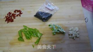 麻辣花蛤的做法步骤：2