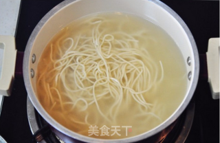 红果家菜谱之茄汁牛肉面的做法步骤：6