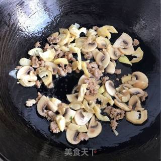 荠菜春笋豆腐羹的做法步骤：7