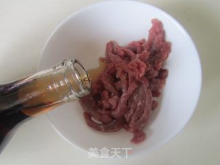 牛肉炒莴苣丝的做法步骤：1