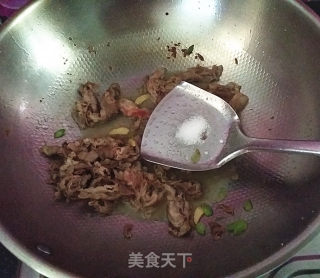 青椒爆炒羊肉片的做法步骤：7