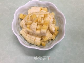 香蕉松仁麦芬蛋糕的做法步骤：1