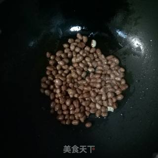 老醋花生的做法步骤：3