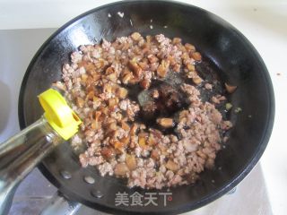 肉末香菇烧麦（饺子皮版）的做法步骤：5