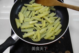 街边畅销的小零食——狼牙土豆的做法步骤：6