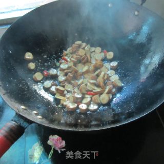 青椒豆腐卷炒肉的做法步骤：4