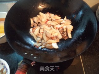 杏鲍菇炒肉的做法步骤：7