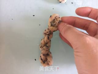 芝麻小麻花的做法步骤：11