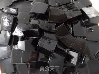 酸奶蜜豆龟苓膏的做法步骤：5