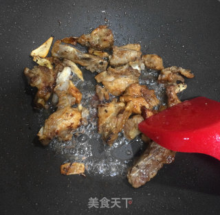 土豆烧排骨的做法步骤：7