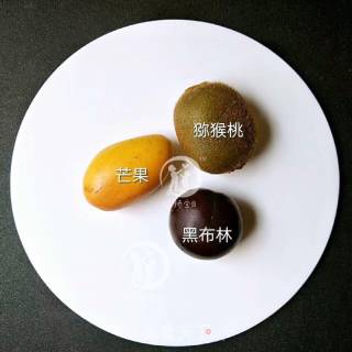 趣味水果拼盘的做法步骤：1