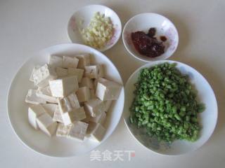 家常烧豆腐的做法步骤：1