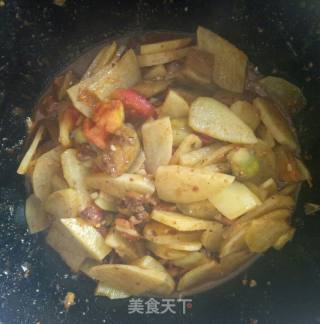 土豆片西红柿茄子炒肉末的做法步骤：3