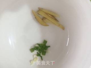 冬瓜肉丸汤的做法步骤：2