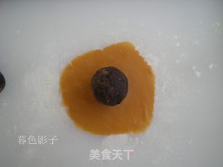 广式蛋黄月饼的做法步骤：15