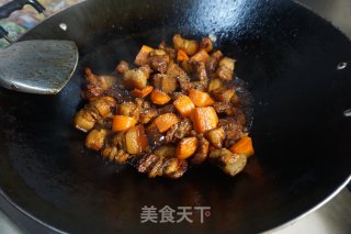 红烧肉烧胡萝卜的做法步骤：14