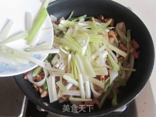 韭黄肉丝炒米粉的做法步骤：6