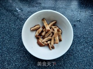 豆腐脑 —— 15分钟在家吃上热热的一碗的做法步骤：2