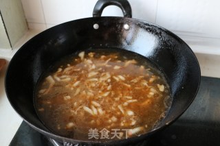 【我家的早餐】芽菜肉丝面的做法步骤：4