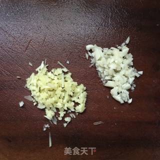 青椒肉丝炒豆腐干的做法步骤：3