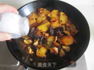 川味土豆炒茄子的做法步骤：9