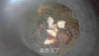 酸菜炖猪肉的做法步骤：4