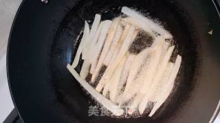 炸薯条的做法步骤：4