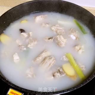 韩式排骨土豆汤的做法步骤：6