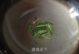 蘑菇炒鸡蛋的做法步骤：5