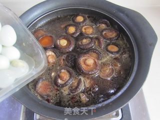 香菇排骨面的做法步骤：7