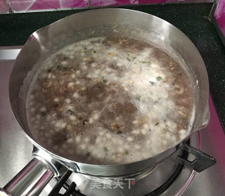 香菇瘦肉红豆沙燕麦粥的做法步骤：6