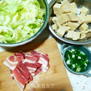 白菜炖冻豆腐#秋季滋阴润肺#的做法步骤：1