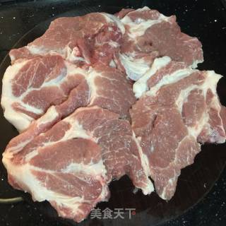 “秋季滋阴润肺”广式蜜汁烤叉烧的做法步骤：1