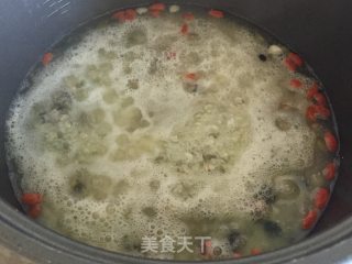 腊肠杂粮竹筒饭的做法步骤：6