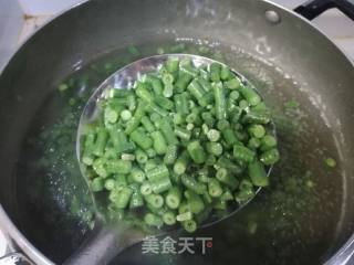 豆豉肉末炒豇豆的做法步骤：6