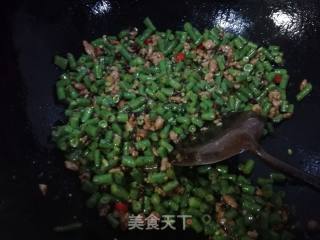 豆豉肉末炒豇豆的做法步骤：12