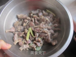 干锅麻辣鸡胗的做法步骤：3