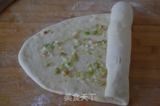 家乡葱花油饼的做法步骤：10