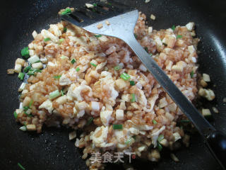 鸡蛋茭白炒饭的做法步骤：11