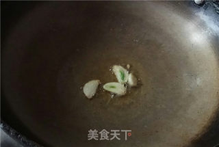 娃娃菜烧油豆腐的做法步骤：4