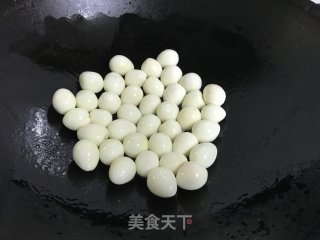 糖醋虎皮鹌鹑蛋的做法步骤：4