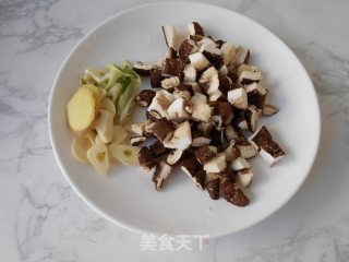 香菇肉末豆腐煲的做法步骤：3