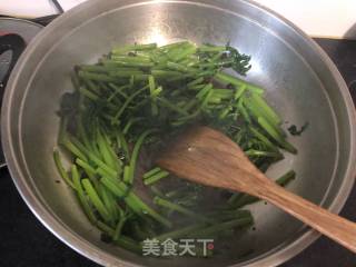 蒜香豆豉茼蒿的做法步骤：6