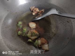 五花肉炒紫甘蓝的做法步骤：4