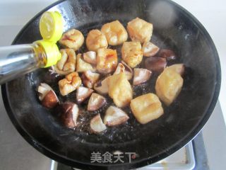 香菇豆腐泡娃娃菜的做法步骤：4