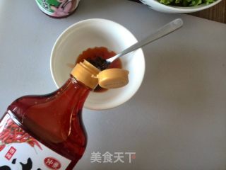 小红油拌生菜的做法步骤：3